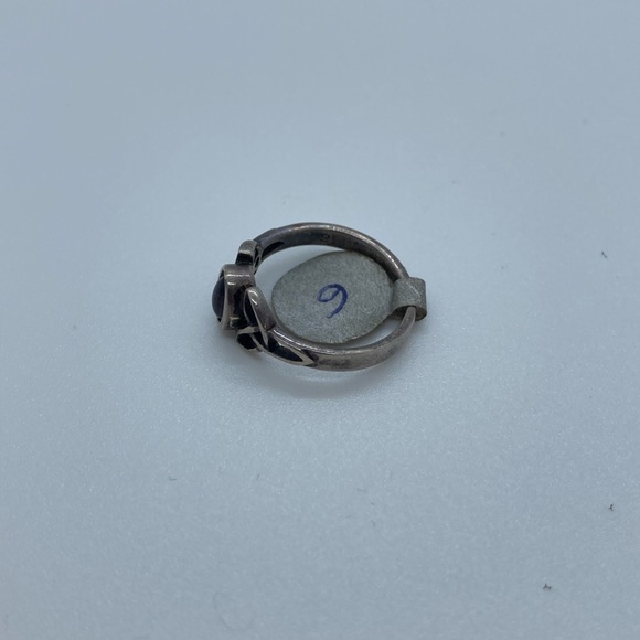 BOGO50 Sterling silver garnet ring - Picture 3 of 6